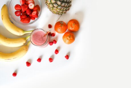 En Komplett Guide til Smoothies: Oppskrifter, Helsefordeler og Tips